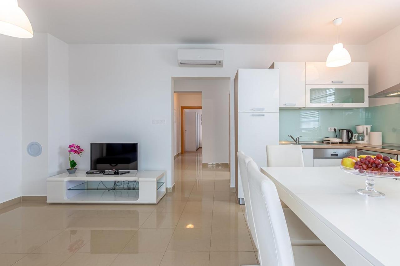 מאלינסקה Apartments Rina מראה חיצוני תמונה