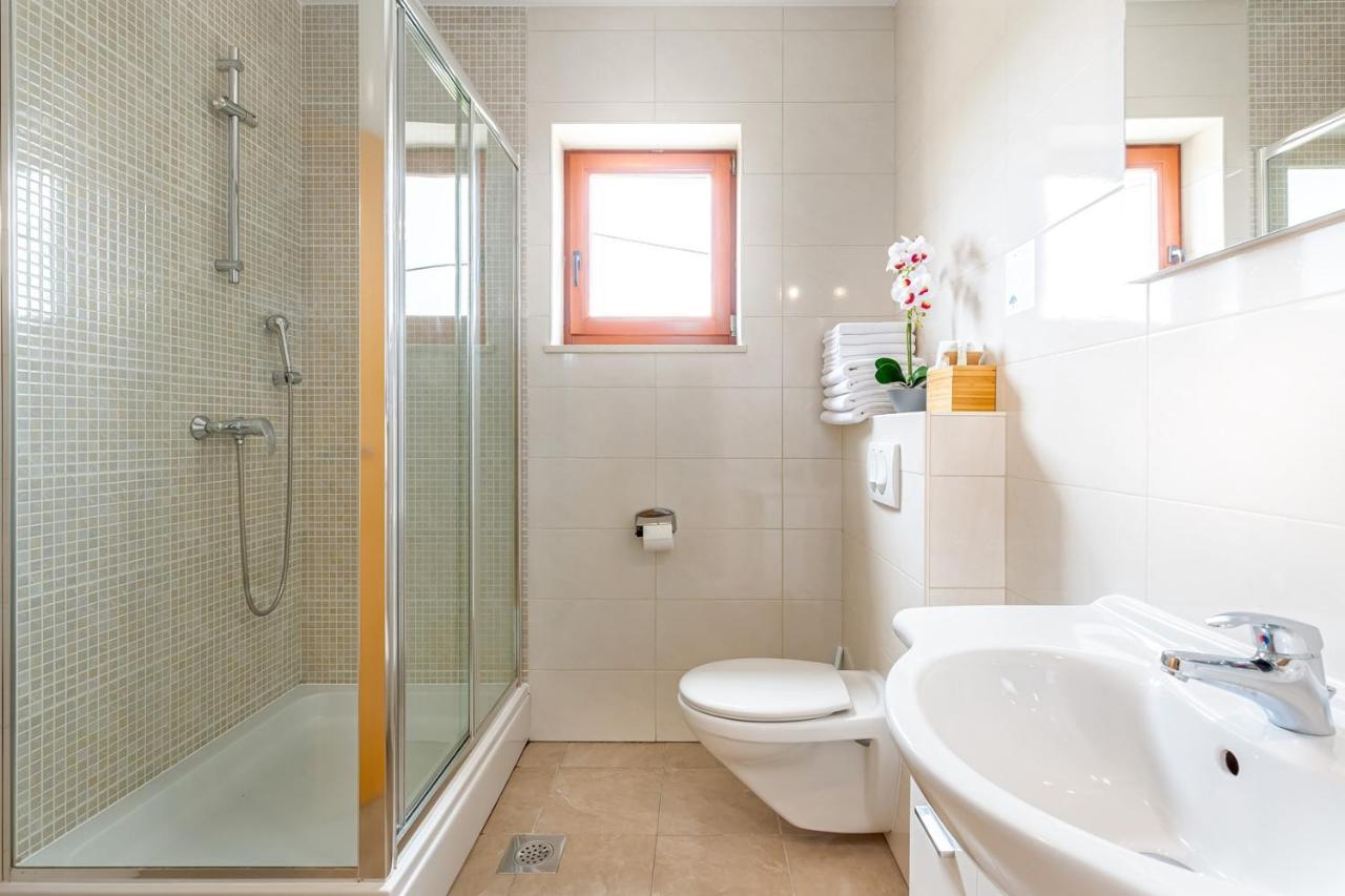 מאלינסקה Apartments Rina מראה חיצוני תמונה